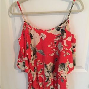 Cold-shoulder crop floral top 🌺🌸🌷